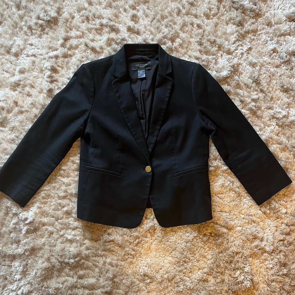 Ann Taylor black blazer in size 8 petite